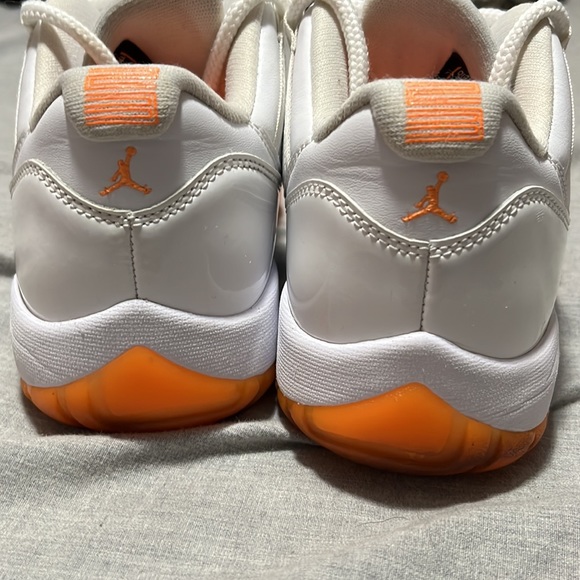 Slightly used Jordan 11 citrus - Picture 5 of 5
